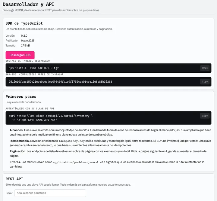Portal de desarrolladores: SDK de TypeScript versionado (huella SHA-256), primeros pasos con una clave API